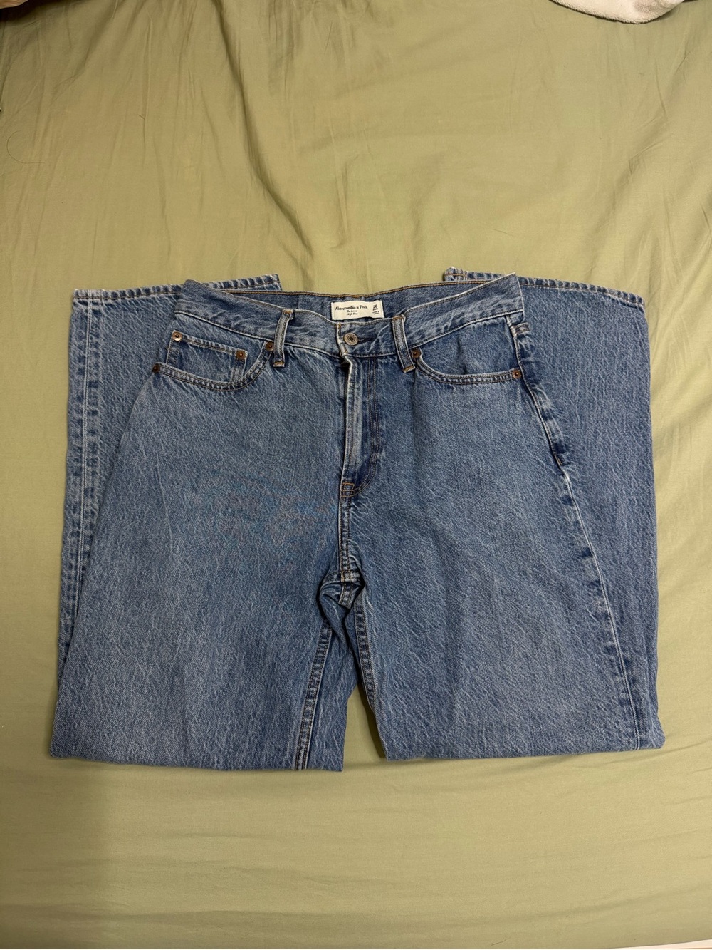 Abercrombie & Fitch Loose Jeans Size 26S